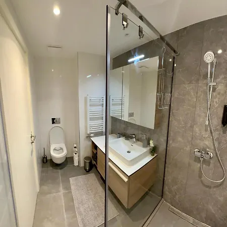 Skyway Waterfront Apartamento Belgrado